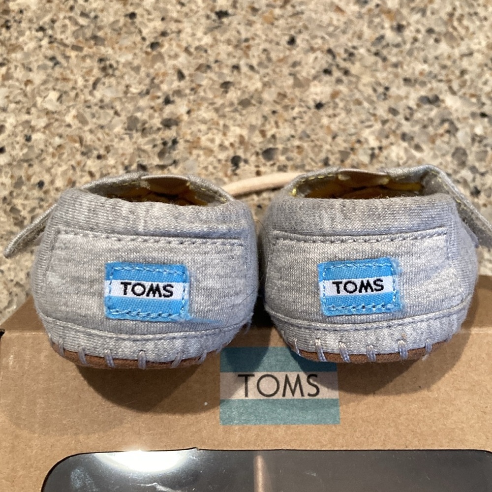 Size 2 Tiny TOMS Crib Alpargata in Grey Jersey - Picture 9 of 9